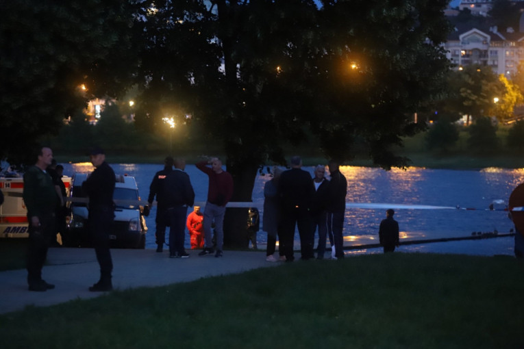 Utopili se tinejdžeri