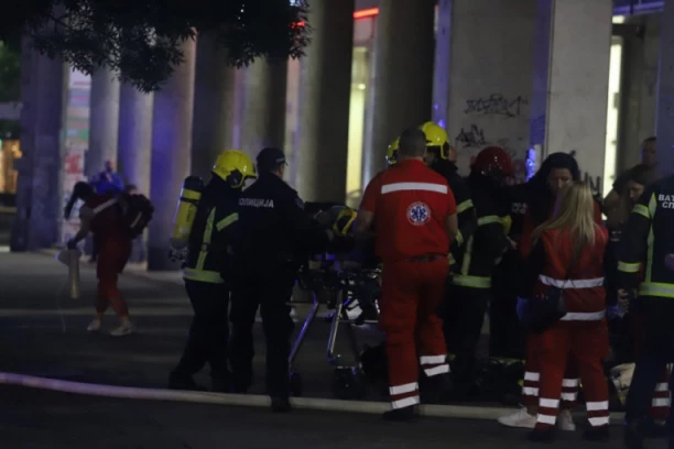 TEŠKA SAOBRAĆAJKA U BATAJNICI: Mladić prevezen na reanimaciju