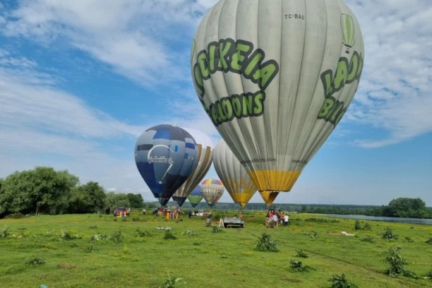 UMESTO U KAPADOKIJI, OD SADA NEZABORAVNO ISKUSTVO DOŽIVITE IZNAD KRČEDINSKE ADE! Do sada neviđena atrakcija nadomak Inđije: Poleću baloni na vruć vazduh! (FOTO)