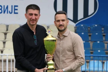 DILEME VIŠE NEMA: Savez je doneo konačnu odluku - Mrkela visoko podigao šampionski pehar! (FOTO)