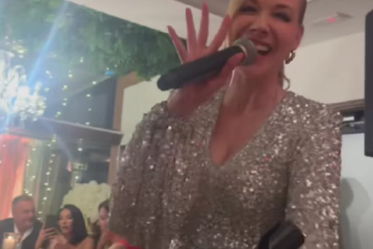 Jelena Rozga pevala na rođendanu Ane Korać