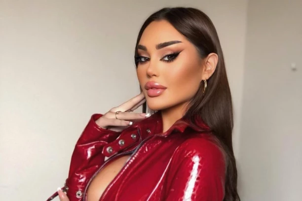 ANA KORAĆ KAO LARA KROFT: Vreli kadrovi napravili haos, mokra i opasna!