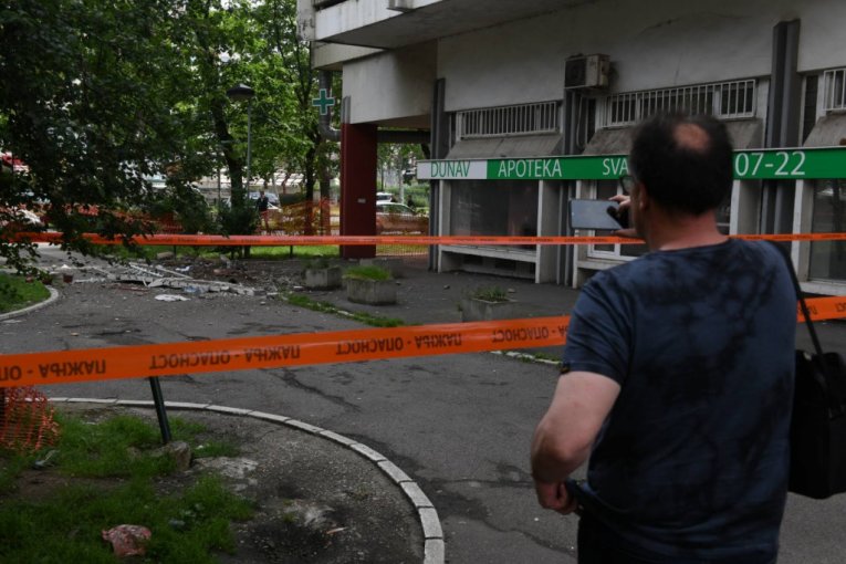 Uništena fasada na Novom Beogradu 