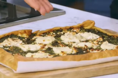 Ovaj recept se najviše GUGLAO: Svi žele da probaju NOVU verziju dobro poznatog jela, tvrde da je mnogo SOČNIJA!