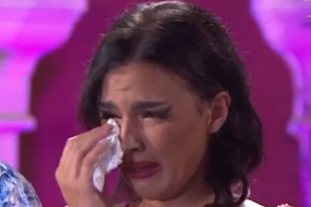 MAJKA ANITE STANOJLOVIĆ ODBILA DA SE POZDRAVI SA MATOROM: Zadrugarka plakala kao kiša, Tomićeva donela šok odluku!