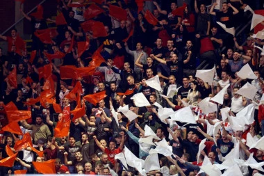 SRAMOTA, BEZOBRAZLUK I BEZVLAŠĆE! Delije pozvale na HITNU REAKCIJU uoči finala - BRUTALNO saopštenje navijača Zvezde Meridianbet!