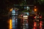 JAK PLJUSAK PARALISAO PRESTONICU: Kiša u Beogradu lije kao iz kabla, u toku večeri moguće nove vremenske nepogode
