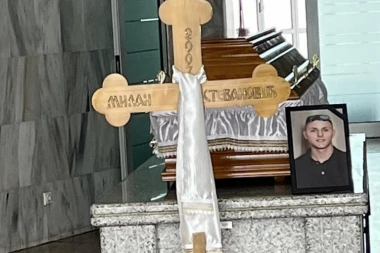 SVOJ ŽIVOT SI DAO BEZ RAZMIŠLJANJA, ŠTO BI MALO NJIH URADILO! Heroja velikog srca oplakuje hiljade ljudi (FOTO)