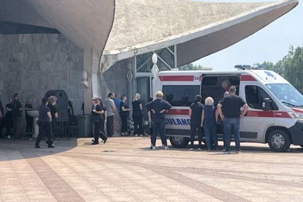 POZLILO MAJCI TINEJDŽERA KOJI SE UTOPIO NA ADI CIGANLIJI! Hitna pomoć stigla na Orlovaču!