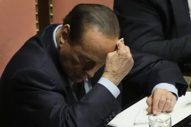 UMRO BERLUSKONI: Bivši premijer Italije preminuo u bolnici u Milanu (FOTO, VIDEO)