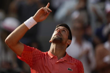 ŠMEKERSKA IZJAVA NOVAKA! Đoković pričao o POBEDI, pa OTKRIO šta je rekao Alkarasu na mreži!