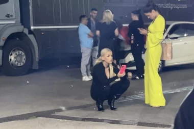 NIŠTA NE PREPUŠTA SLUČAJU! Evo kako Ermina Pašović ZARAĐUJE novac u Šimanovcima! (VIDEO)