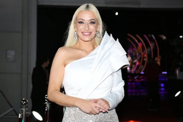 VELIKO SLAVLJE U DOMU DUŠICE JAKOVLJEVIĆ: Emotivnom porukom saopštila radosne vesti, sa svih strana stižu ČESTITKE!