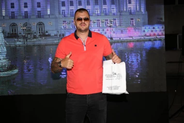 ODMAH SE ČUO SA BIVŠOM ŽENOM! Janjuš doneo hitnu odluku, žestoko opleo po Ani Ćurčić: Manipuliše glasačima! (VIDEO)