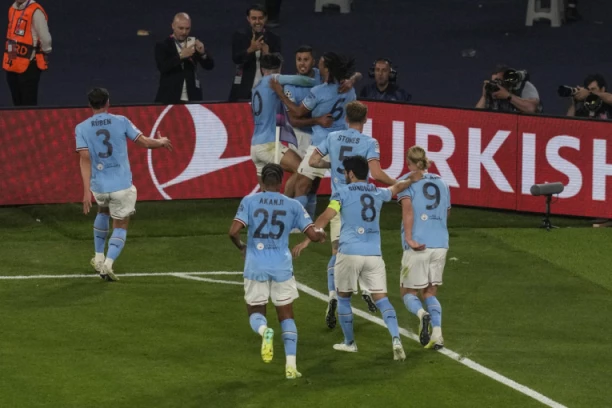 ZBOG KLAĐENJA MU PROPAO TRANSFER KARIJERE! Siti ODUSTAO od već viđenog POJAČANJA!