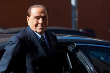 LJUBAVNICA OSTALA KRATKIH RUKAVA: Poznato ko je nasledio Berluskonijeve milione, vanbračna partnerka otkrila kako se oseća (VIDEO)