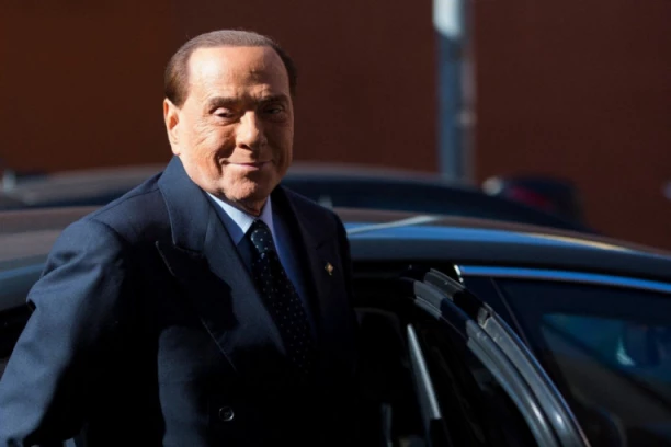 LJUBAVNICA OSTALA KRATKIH RUKAVA: Poznato ko je nasledio Berluskonijeve milione, vanbračna partnerka otkrila kako se oseća (VIDEO)