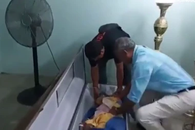 ŽENU (76) PROGLASILI MRTVOM, ONA SE DIGLA IZ SANDUKA! Prisutnima popadale vilice, proglasili je Božijim ČUDOM! (VIDEO)