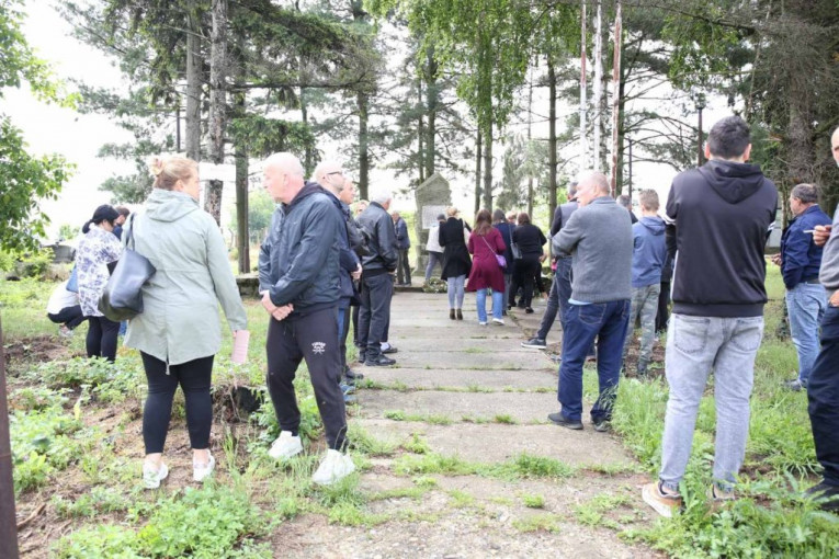 Parastos u Malom Orašju