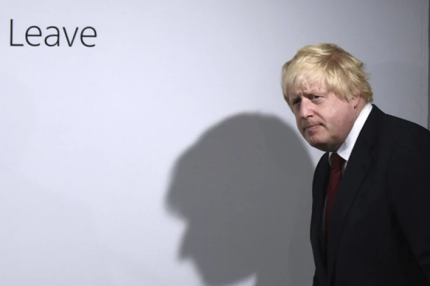 BORIS DŽONSON NA SUDU, BRITANIJA ŠOKIRANA NJEGOVIM ISKAZOM: "Potcenili smo opasnost koronavirusa, nIsmo uspeli da spasemo dovoljno života"