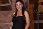 NADICA ADEMOV POKAZALA STOMAK! Trudna pevačica zablistala na proslavi kolega! (FOTO)