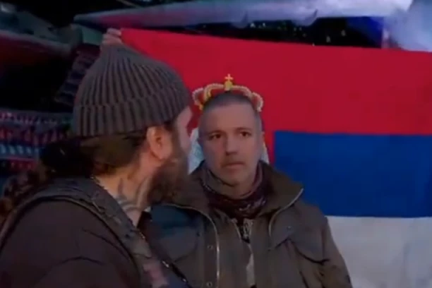 ŠOKANTNO U KAKVOJ JAKNI JE UHVAĆEN MARKO MILOŠEVIĆ! Rusija mu je sve omogućila, a on joj ovako vraća!? (VIDEO)