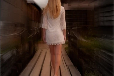 TARA JE IZAŠLA U ŠETNJU I NIKADA SE NIJE VRATILA Prošlo je 35 godina od tada, a ono što je VIDOVITA žena rekla policiji i dalje sve ZABRINJAVA!