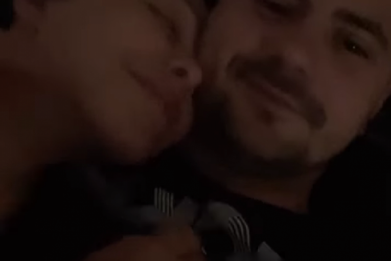 Maja i Bilal u krevetu