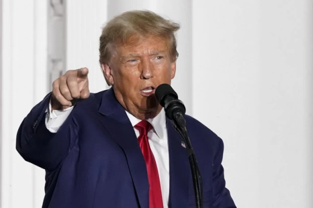 TRAMP APELUJE NA BIRAČE: "Vratite naciju koja je u opadanju od pokvarenog Džozefa Bajdena!"