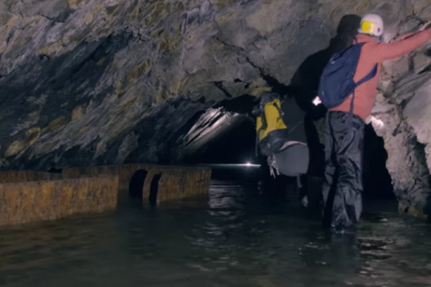 MONSTRUOZNA TRAGEDIJA U RUDNIKU! Vojska pucala na radnike, preko 50 rudara poginulo