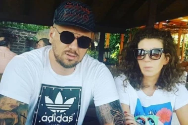 JANJUŠEVA SUPRUGA SE RAZGOLITILA, PA SE UPUSTILA U AKCIJU SA NJIM: Prvi snimak nakon pomirenja posle Zadruge! (VIDEO)