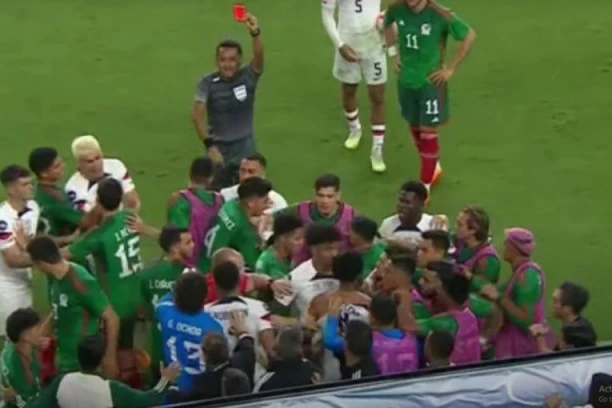 UŽASAN PRIZOR U POLUFINALU LIGE NACIJA! Brutalna TUČA i rekordan BROJ crvenih kartona! (VIDEO)