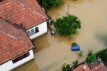 AUTOMOBIL POTPUNO POD VODOM! Poplave u Aranđelovcu napravile haos! (FOTO, VIDEO)