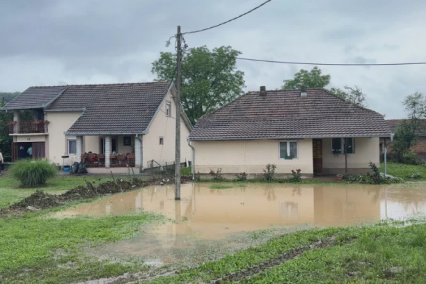 USTAJ, POPLAVISMO! Potresna priča porodice Drakčić iz Kraljeva: Za par minuta voda je bila svuda!