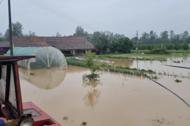 TEŠKA NOĆ PRED NAMA! Pašće čak i 100 litara kiše po metru kvadratnom! APEL GRAĐANIMA DA SE ŠTO BOLJE ZAŠTITE!