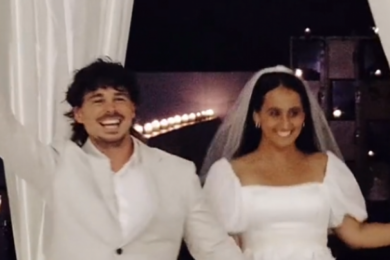 Rejčel u prvoj haljini