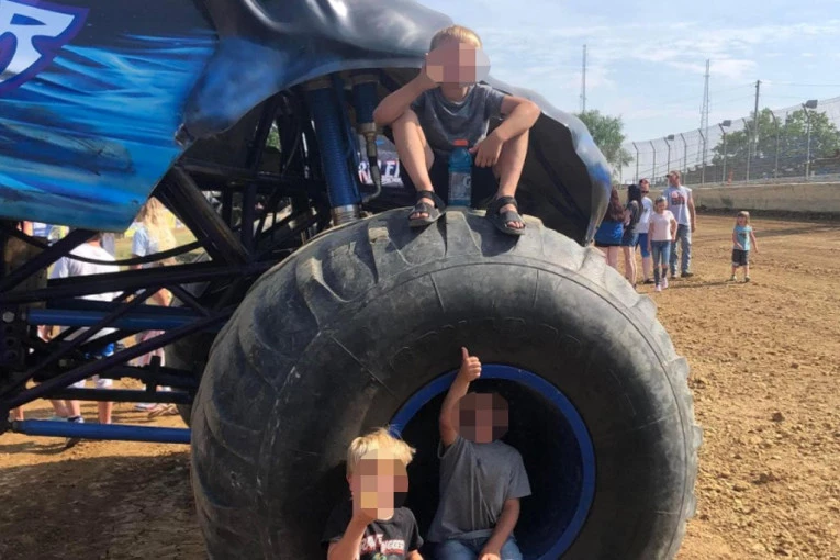 OVO SU 3 MALIŠANA KOJE JE MUČKI UBIO OTAC: Streljao ih u dvorištu porodične kuće, tužilac plakao dok je ispitvao monstruma! (VIDEO)