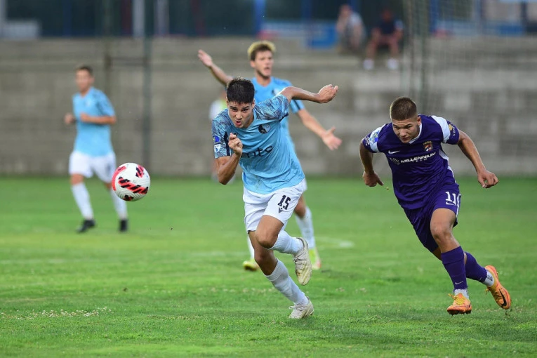 KAO NA POKRETNOJ TRACI: I četvrto pojačanje parafiralo ugovor!