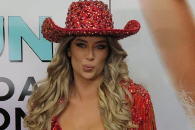 TEA TAIROVIĆ ŠOKIRALA IZJAVOM, SVI SE PITAJU ŠTA JOJ SE DESILO? "Odavno sam njega navukla na BOL"