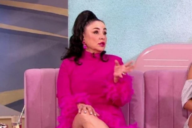 NAŠU PEVAČICU ZLOSTAVLJAO PROFESOR: Roditelji joj nisu pomogli, dugo je vukla traume!