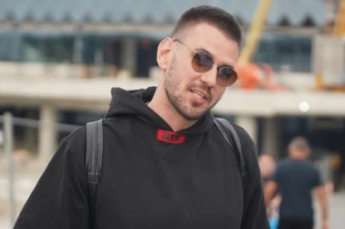 OPLJAČKAN NAŠ PEVAČ, UKRALI MU 300.000 EVRA: Nakon pronevere novca, ostao bez prebijenog dinara!