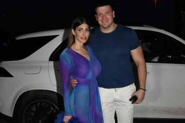 SLOBA RADANOVIĆ PROSLAVLJA 33. ROĐENDAN: Pojavio se sa suprugom Jelenom, pa najavio ludilo! Stižu i kolege!