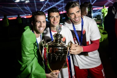 NAPUŠTA EVROPU POSLE SEDAM GODINA! Zvezdin veliki PROMAŠAJ pred POTPISOM!