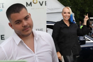 BRENA UNIŠTILA SINU SREĆU! Pevačica RASTURILA vezu mezimca i poznate glumice, raskinuli preko PORUKE!