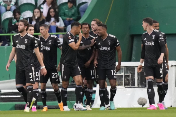 NE MENJA BOJU DRESA! Odlazi jedan od NAJBOLJIH igrača?!