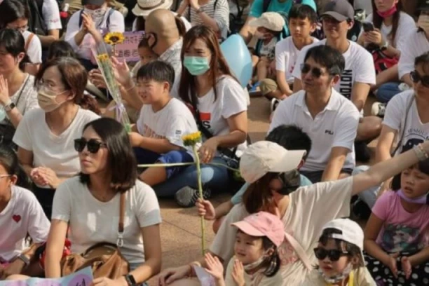 UŽAS NA TAJVANU, RODITELJ U ŠOKU: Decu u vrtiću uspavljivali sirupima sa psihoaktivnim supstancama koje IZAZIVAJU ZAVISNOST