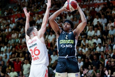 NASILNIK ZEK LEDEJ! Delije OGORČENE, košarkaš Partizana NAMERNO POVREĐUJE druge igrače? Snimak ŠOKIRAO i "ZAPALIO" region! (VIDEO)