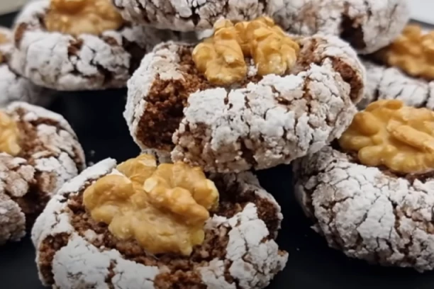 MAROKANSKI KEKS SA ORAHOM SPREMAN JE ZA 15 MINUTA: Poslastica kojoj nećete odoleti