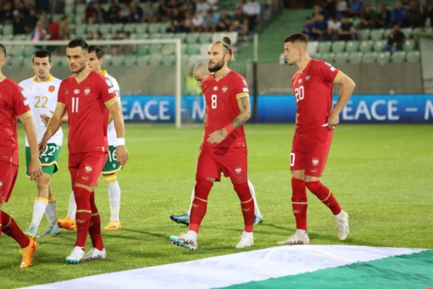 "ORLOVE" U REMI ODVELE ŽENE - Vermezović objasnio tezu Radeta Bogdanovića da su fudbalerima Srbije lutale misli u Razgradu