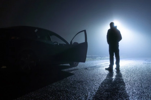 STRAŠNA ISPOVEST DEVOJKE KOJOJ JE NEPOSTOJEĆA OSOBA POMOGLA DA PREŽIVI NESREĆU: Kada su joj rekli istinu PRESTRAVILA SE, a objašnjenje je još JEZIVIJE